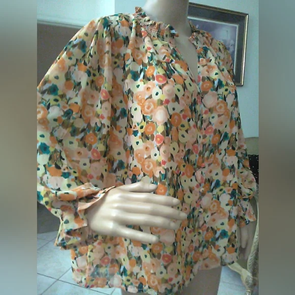 BNWOT Entro MULTI COLOR FLORAL Blouse W/ Mandarin Collar SZ. SM PEACHY COLORS - Picture 5 of 8